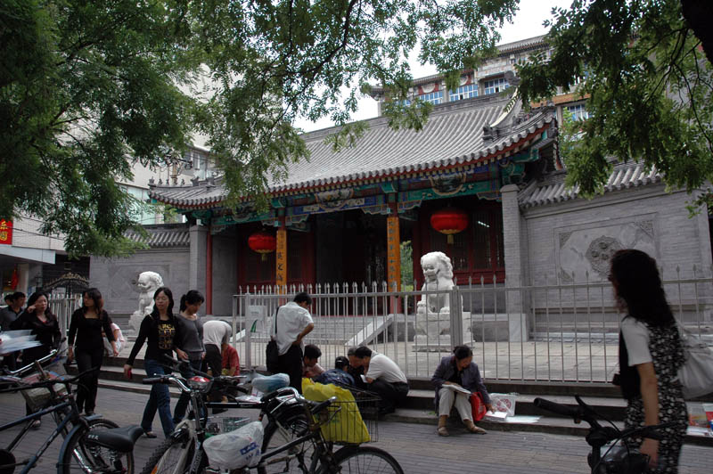 Street scene outside a small temple